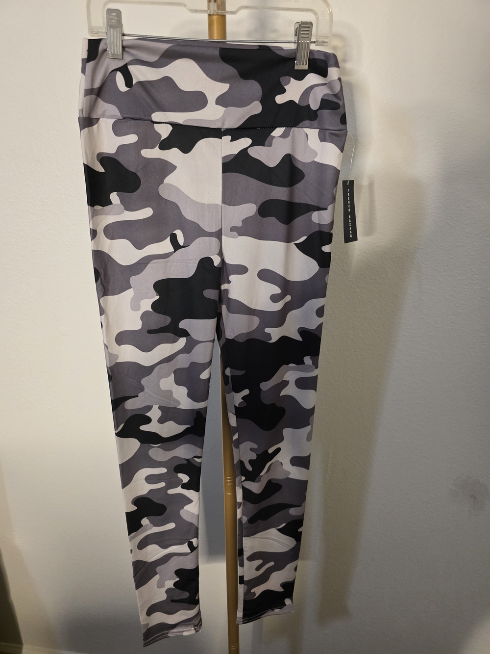 Girls' Gray Camo High-Waist Leggings - Performance Stretch
